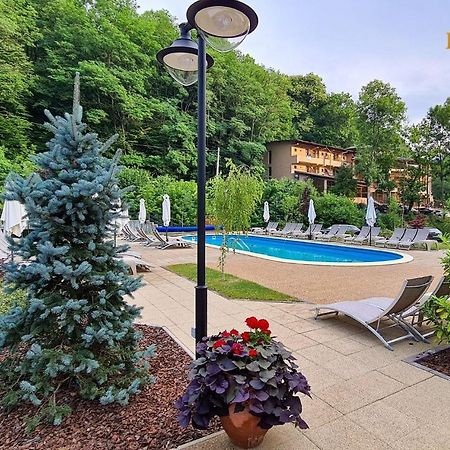 Hotel IZVOARE Caciulata Călimăneşti Exterior foto