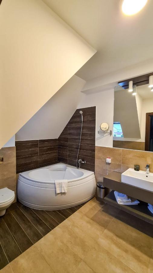 Hotel IZVOARE Caciulata Călimăneşti Exterior foto